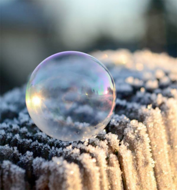 frozen-soap-bubbles-20140106015