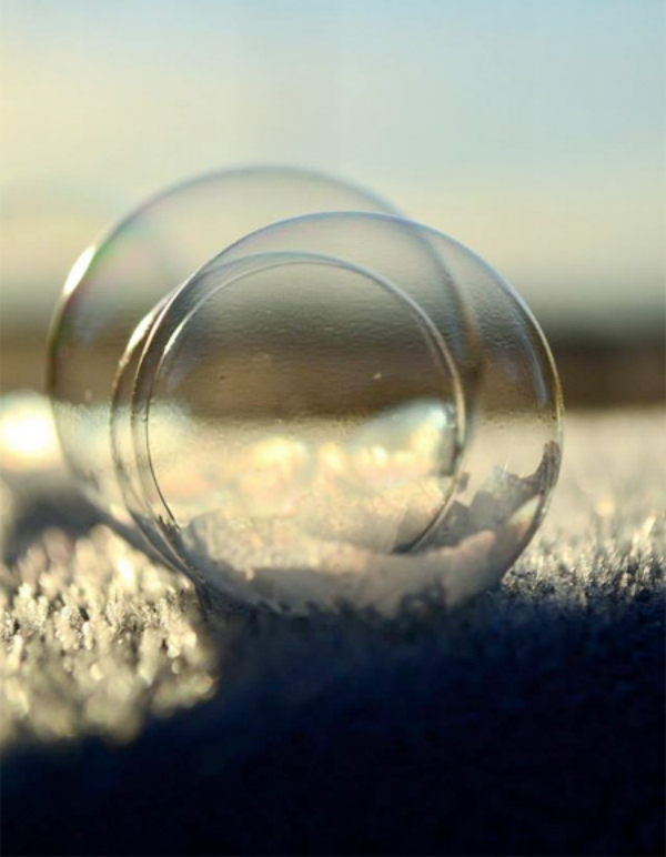 frozen-soap-bubbles-20140106016
