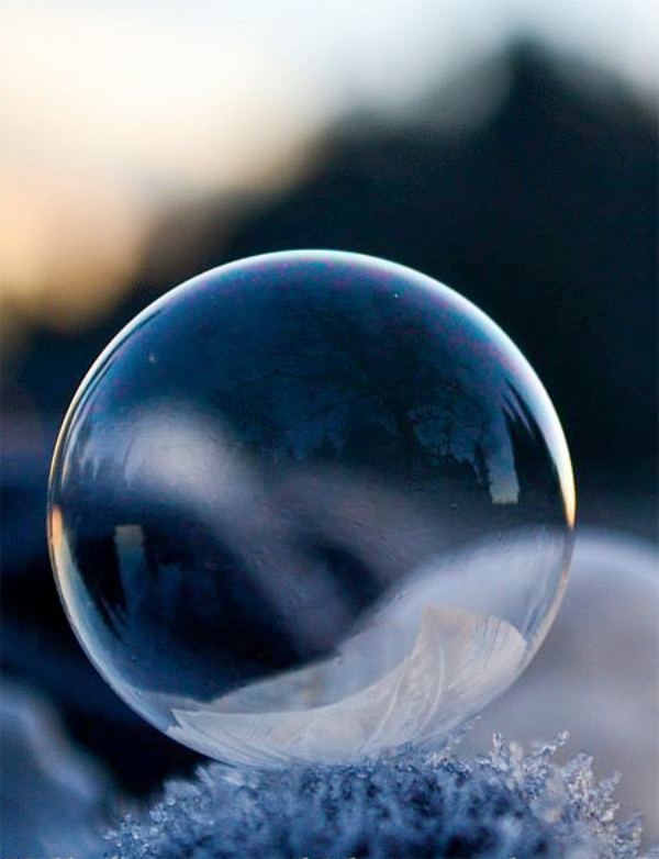 frozen-soap-bubbles-20140106018