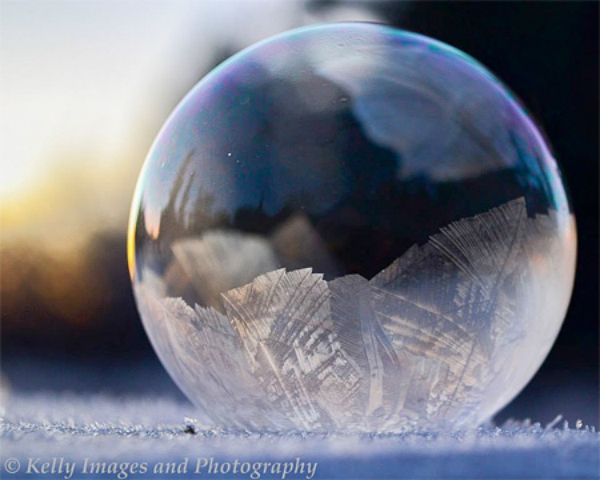 frozen-soap-bubbles-20140106030